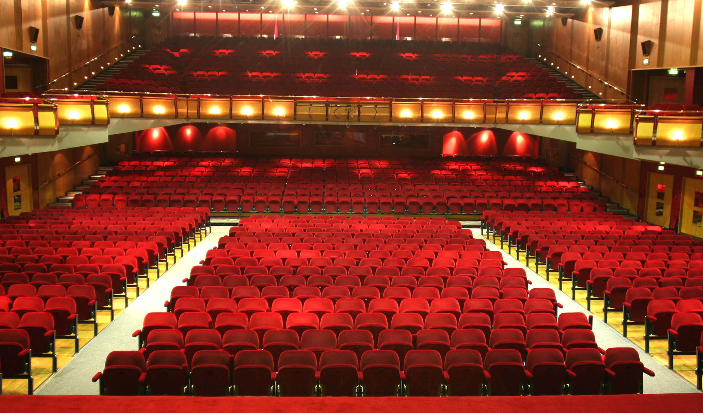 What do the seats look like? (Cliffs Pavilion, SouthendonSea