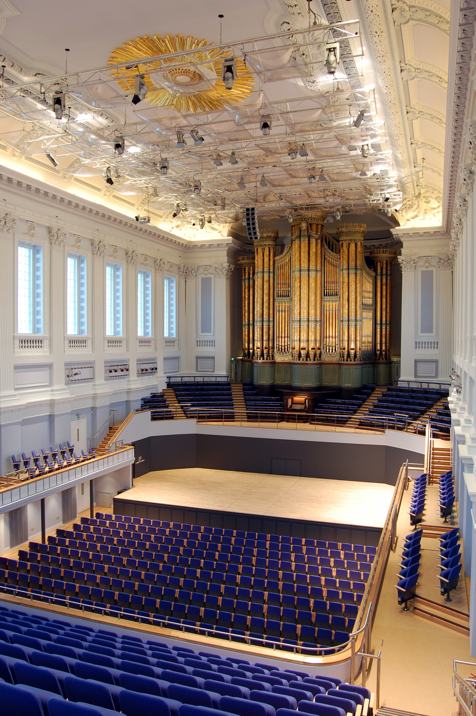 Birmingham_Town_Hall.JPG